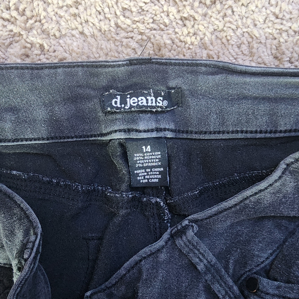 D. Jeans Black Denim Jeans Sleek and Stylish